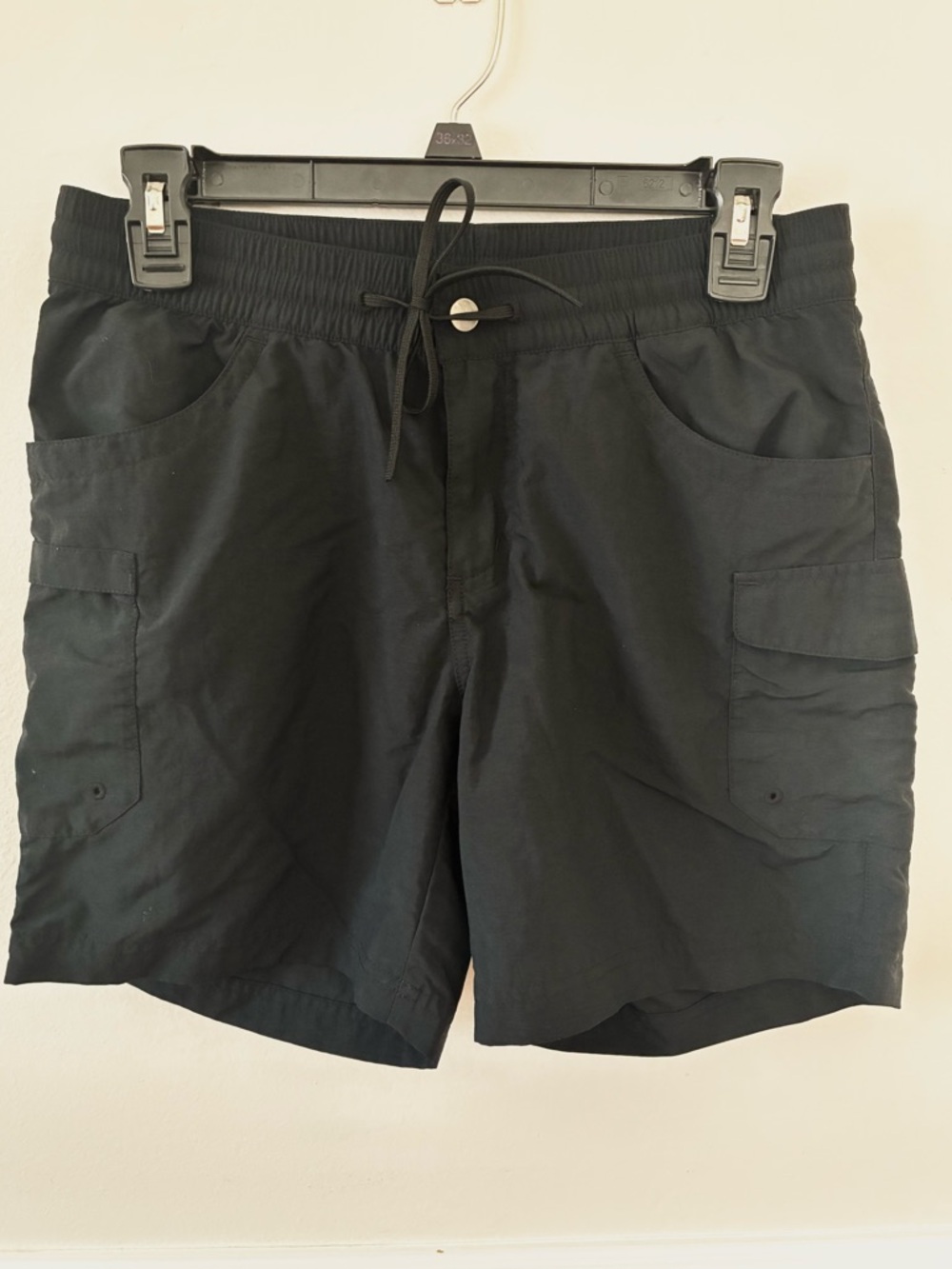 Columbia Women’s Black Quick Dry Cargo Shorts Size Small